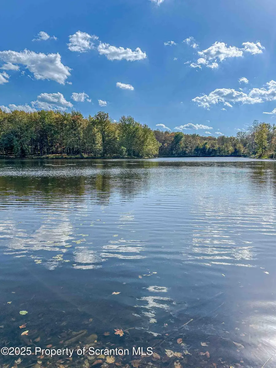 40 Lake Loretta Drive, Jefferson Township, PA 18436 - Image #3