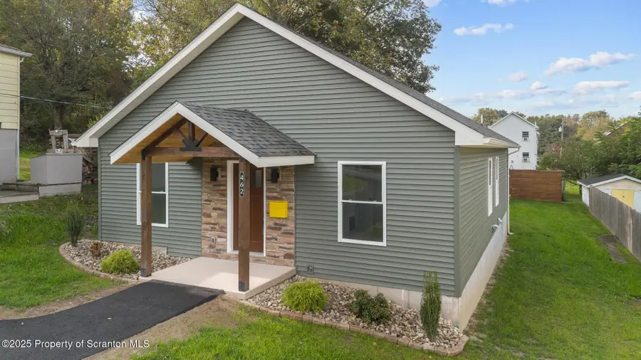 462 Delaware Street, Jermyn, PA 18433 - Image #2