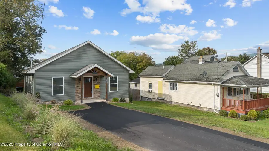 462 Delaware Street, Jermyn, PA 18433 - Image #3