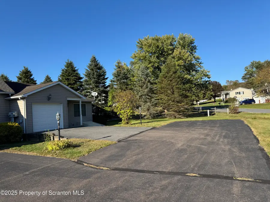 106 Lexington Drive Drive #1, Factoryville, PA 18419 - Image #2