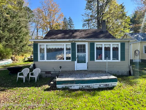 55 Lake Shore Drive, Equinunk, PA 18417