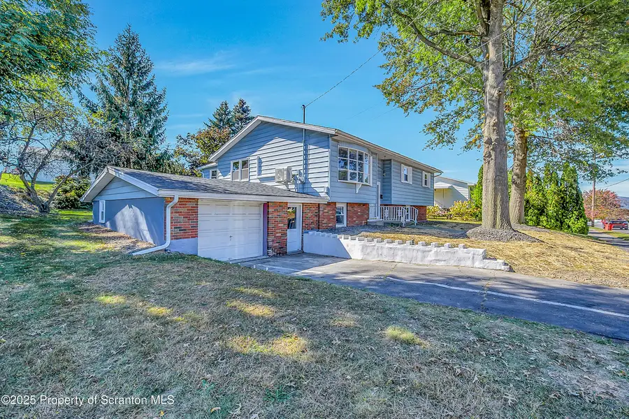 604 Marjorie Drive, Dunmore, PA 18512 - Image #3