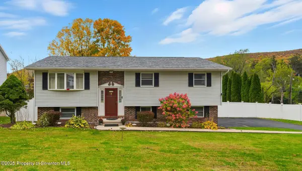 105 Fern Way, South Abington Twp, PA 18411
