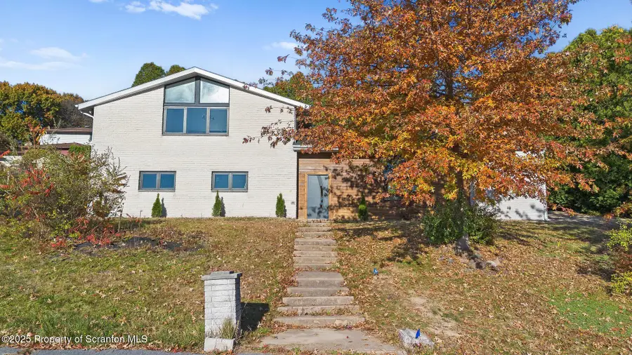 111 Leslie Lane, Pittston, PA 18640 - Image #2