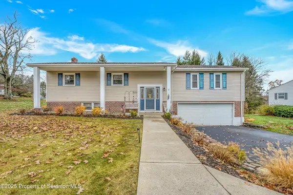 101 Carriage Lane, Clarks Summit, PA 18411