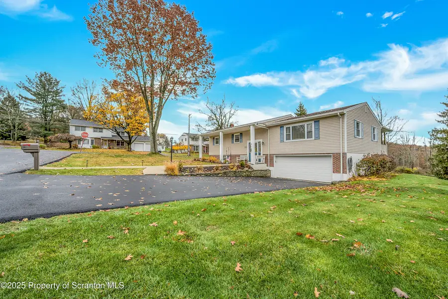 101 Carriage Lane, Clarks Summit, PA 18411 - Image #3