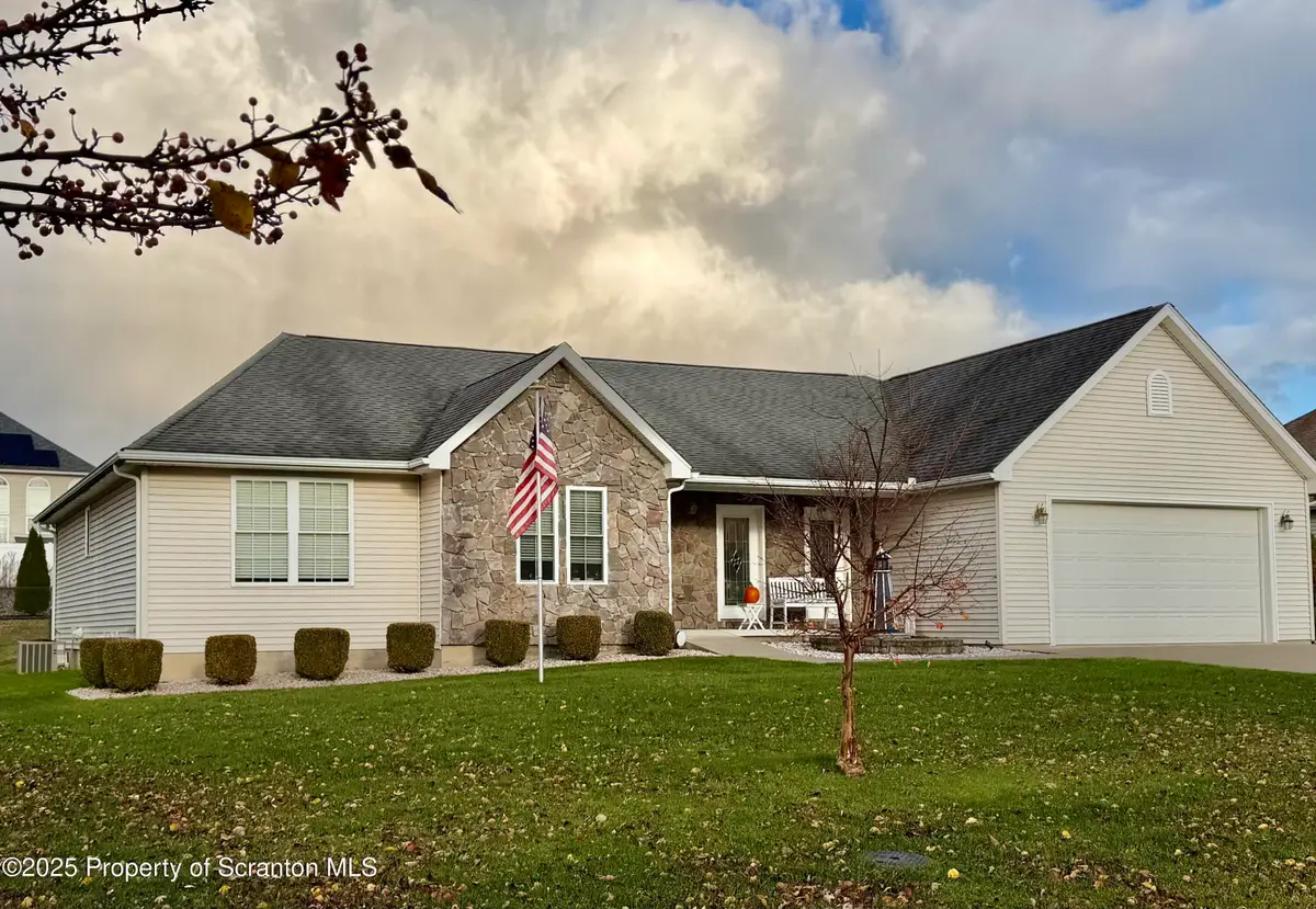 406 School Side Drive, Throop, PA 18512 - #1