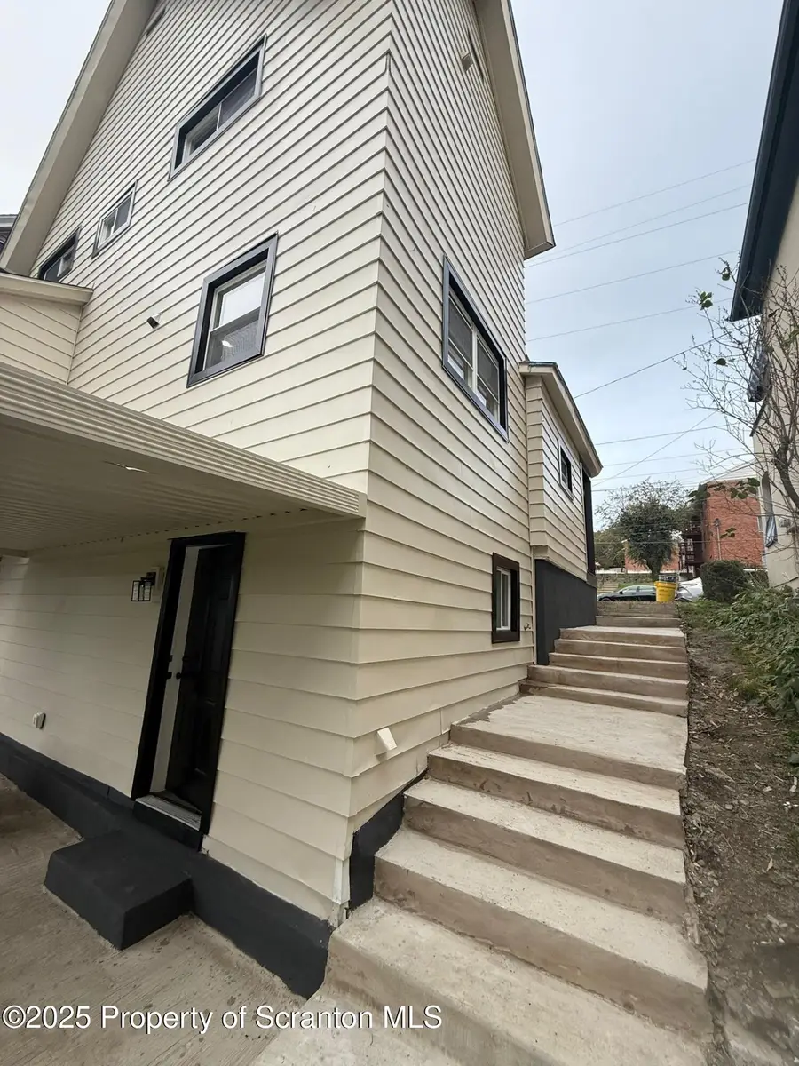 1105 Quincy Avenue, Dunmore, PA 18510 - Image #2