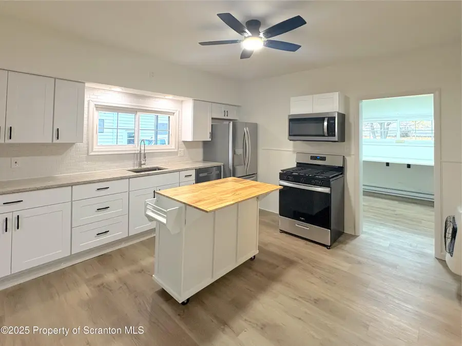 115 W Warren Street, Dunmore, PA 18512 - Image #2