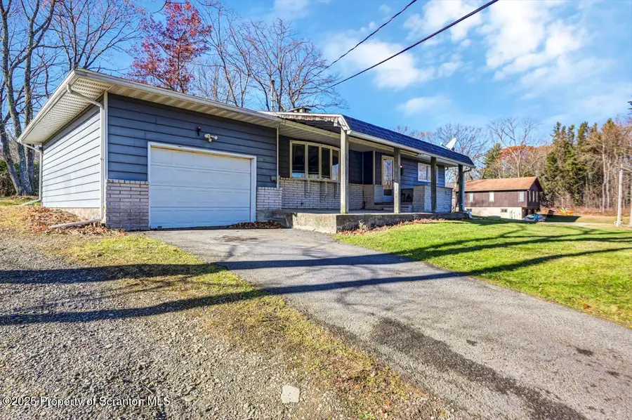 580 Arnold Drive, Jefferson Township, PA 18436 - Image #2