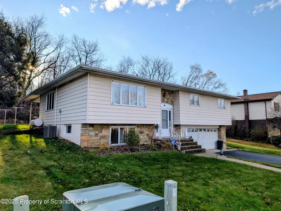 618 Shirley Lane, Dunmore, PA 18512 - Image #2