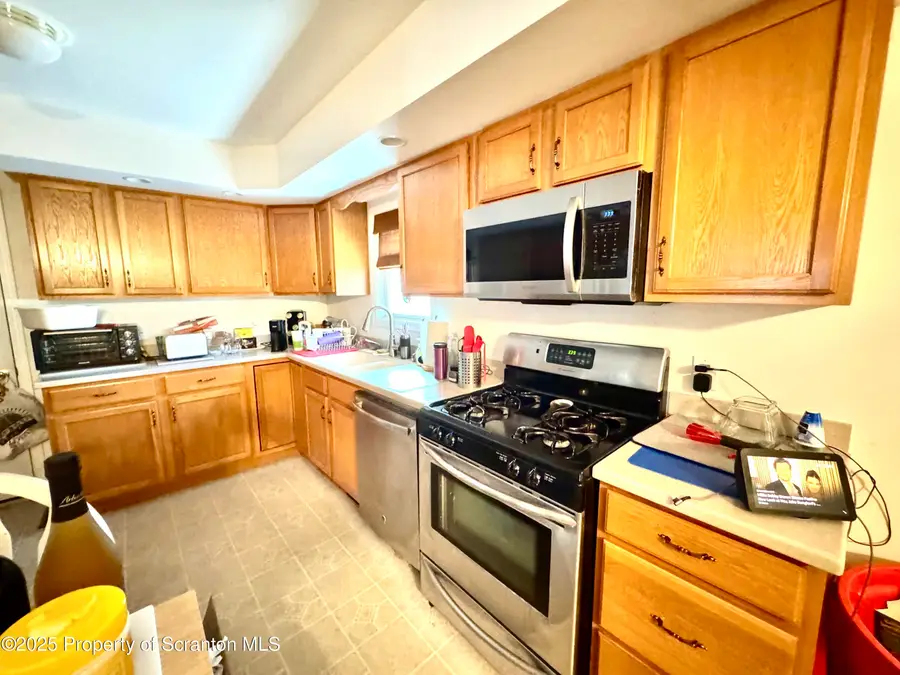 1725 Jefferson Avenue, Dunmore, PA 18509 - Image #2