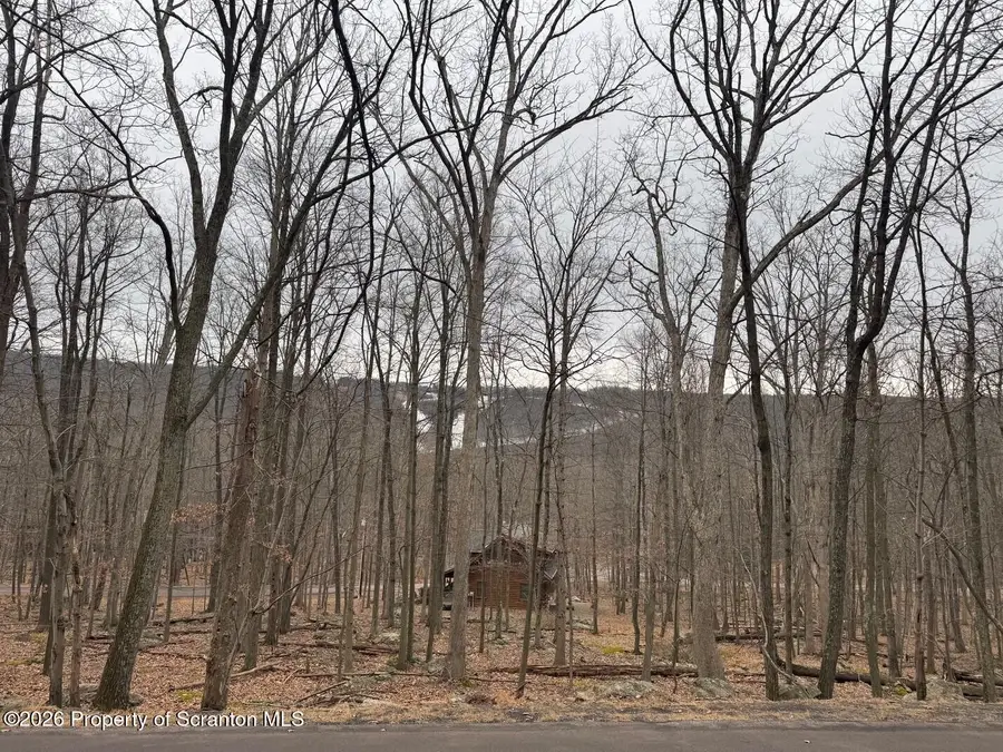 6 Iroquois Circle, Hazle Township, PA 18201 - Image #2