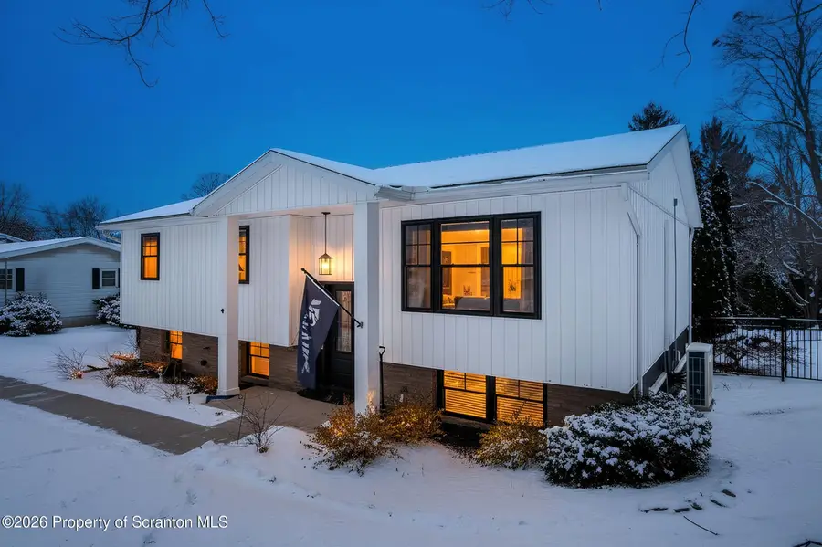 315 Tulip Circle, Clarks Summit, PA 18411 - Image #2