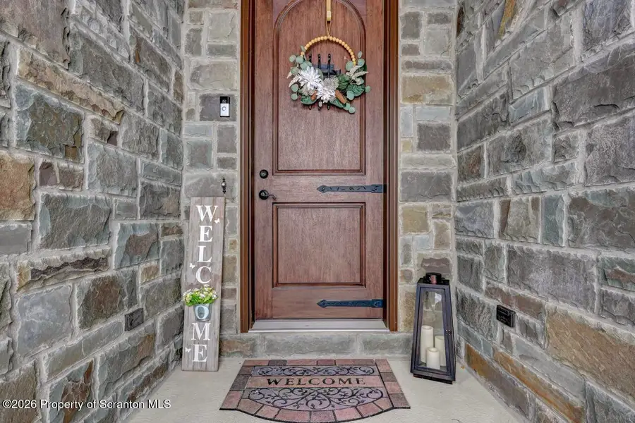 419 Champion Circle, Throop, PA 18512 - #3