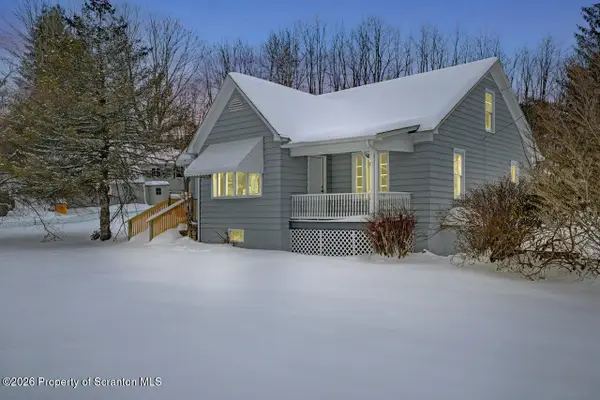 1279 Roosevelt Highway, Waymart, PA 18472