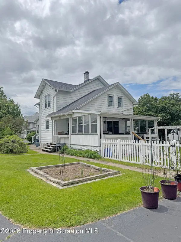 428 Keystone Avenue, Peckville, PA 18452