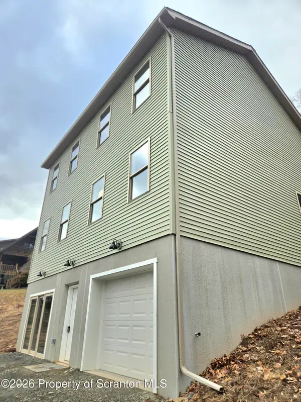 7 1/2 Lakeview Drive, Tunkhannock, PA 18657