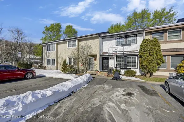 4 Hunts Court, Clarks Summit, PA 18411