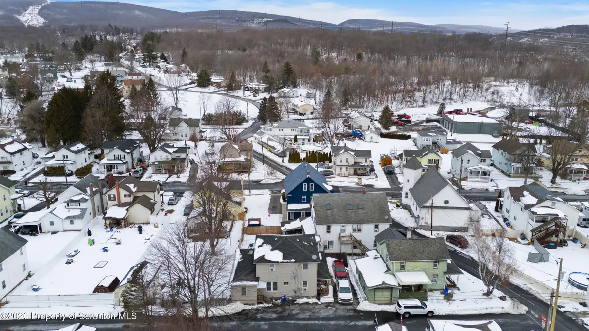 411 413 Traviss Alley, Peckville, PA 18452 - #1