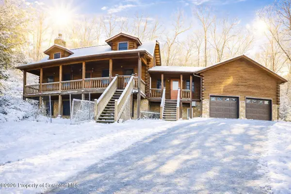 38 Cedar Ridge, Hawley, PA 18428