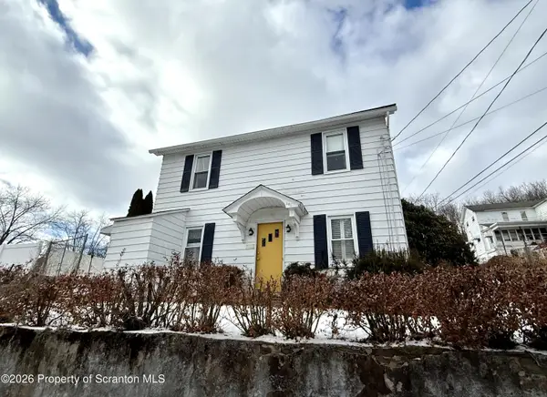 206 Glenwood Street, Mayfield, PA 18433