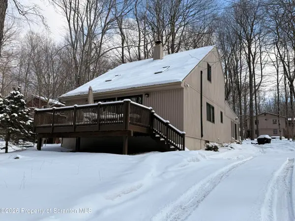 38 E Creek View Drive # H1140, Clifton Twp, PA 18424