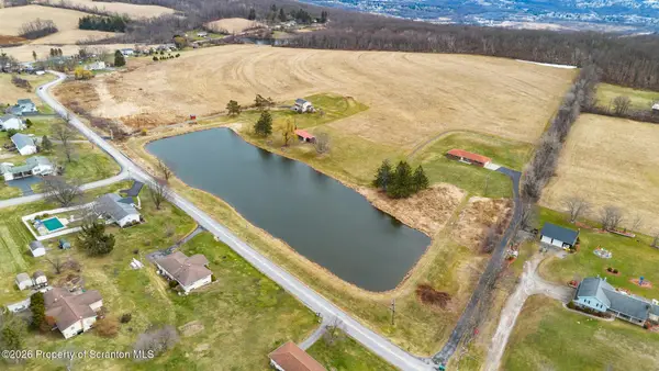 2409 Red Oak Drive, Clarks Summit, PA 18411