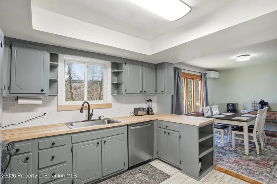 114 Parkwood Avenue, South Abington, PA 18411 - #3