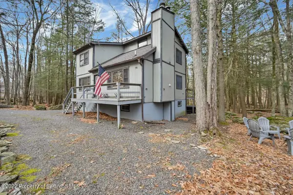 87 N Fairway Drive, Lake Ariel, PA 18436