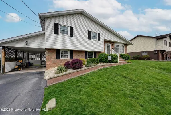 120 Woodhaven Road, Blakely, PA 18452