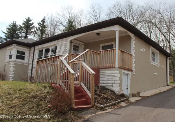 197 S Mountain Boulevard, Mountaintop, PA 18707