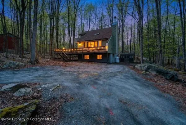 10 Garden Drive, Lake Ariel, PA 18436