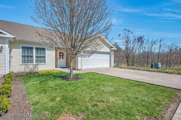 315 Foxtail Circle #315, Archbald, PA 18403