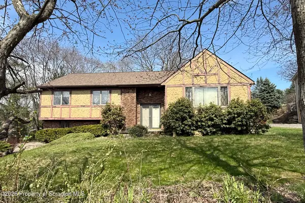 215 Mckinley Drive, Jessup, PA 18434