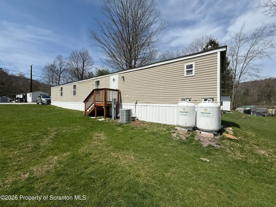 105 Gardner Lane, Clarks Summit, PA 18411 - #2