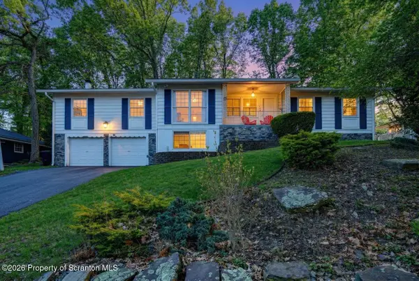 120 Woodside Drive, Clarks Summit, PA 18411