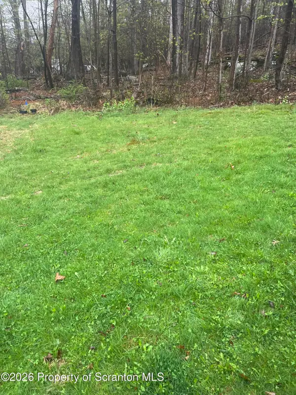 Ash Lane, Lake Winola, PA 18625