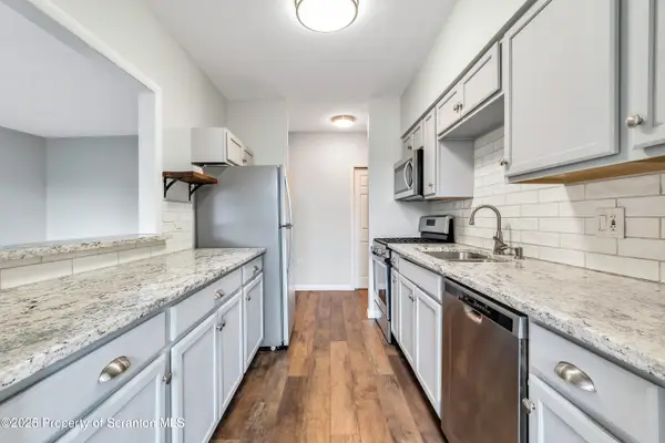 1711 Summit Pointe, Scranton, PA 18508