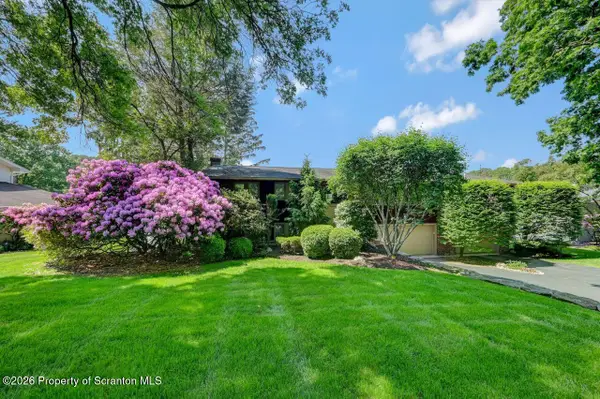 12 Lakeside Drive, South Abington Twp, PA 18411