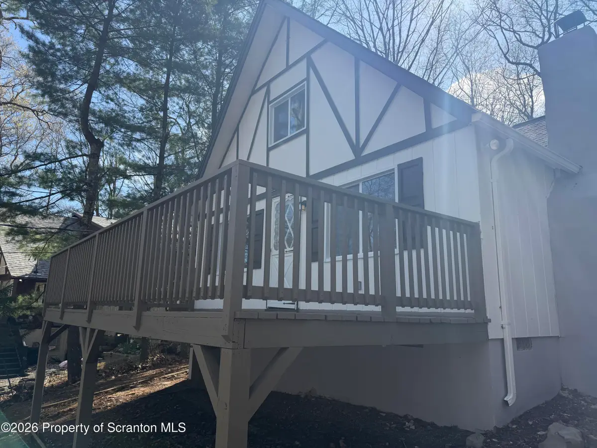 138 Sandstone Drive, Dingmans Ferry, PA 18328 - #1