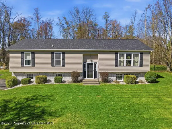 125 Wagner Boulevard, Greenfield Twp, PA 18407