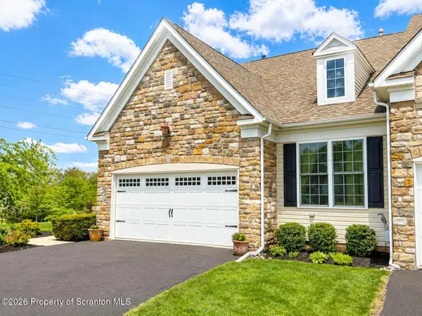 14 Komen Court, Sellersville, PA 18960