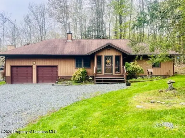 163 Greenview Court, Lake Ariel, PA 18436