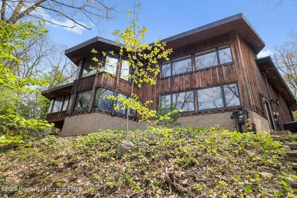 4 Elmhurst Boulevard, Scranton, PA 18505