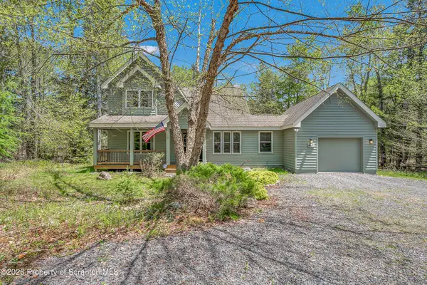 67 Bender Road, Gouldsboro, PA 18424
