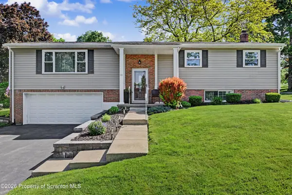 100 Carriage Lane, South Abington Twp, PA 18411