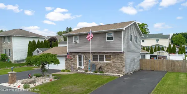 1335 Hampton Drive, Archbald, PA 18403