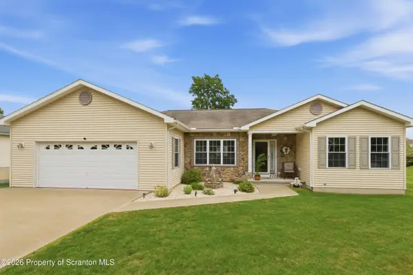 420 Callahan Drive, Jermyn, PA 18433