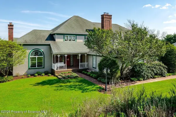 11 Rice Drive, Dallas, PA 18612